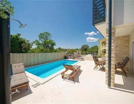 Apartmani Drage Lejlighed Drage